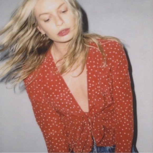 Realisation Par | 100% Silk The Bianca Front Tie Top Red White Stars XXS July 4 - Picture 4 of 13